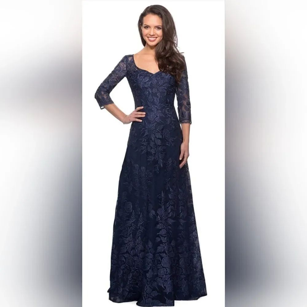 La Femme 28053 V-Neck 3/4-Sleeve Lace Gown NWOT size 6 Navy Blue